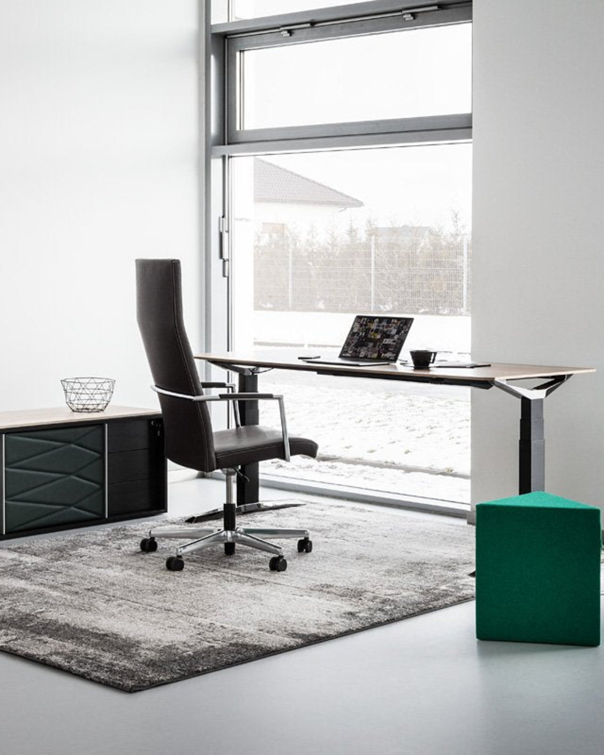 MOVE desks