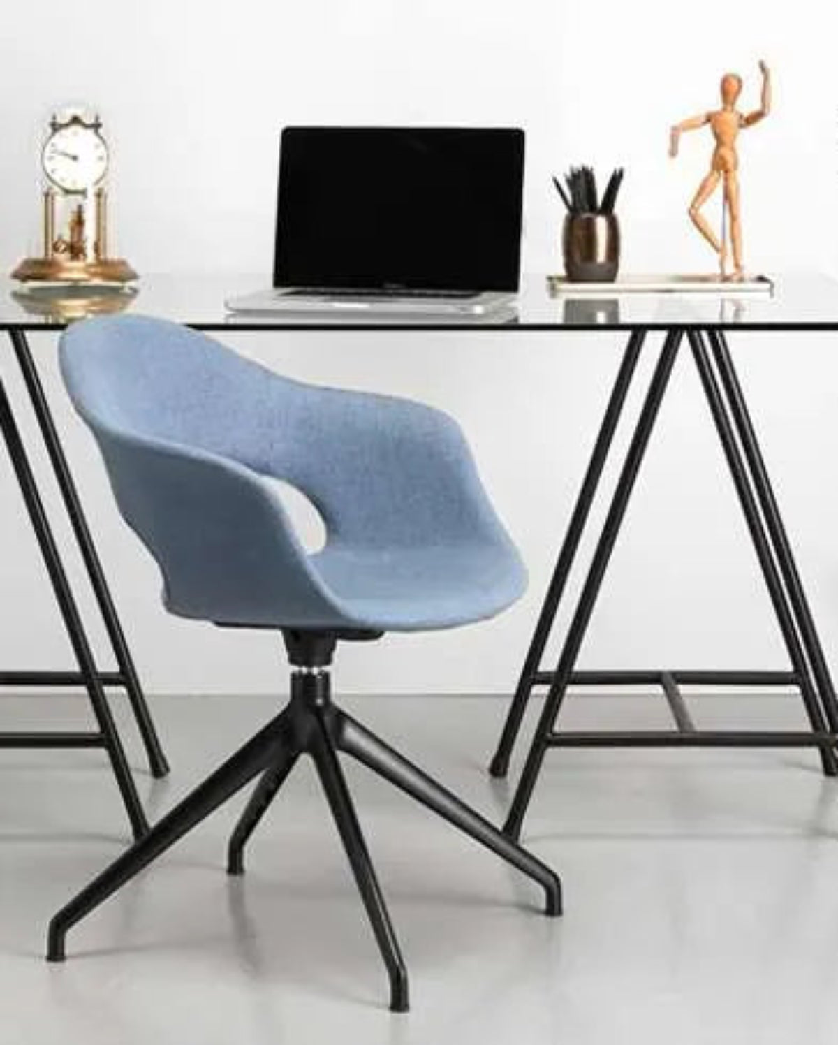 Remii S. Chair
