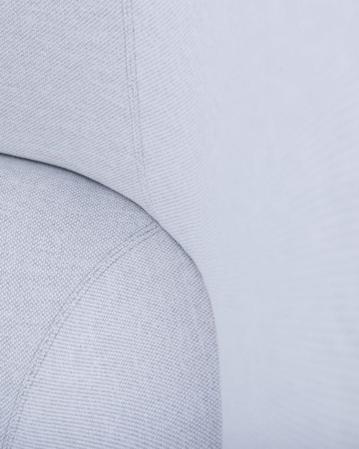 Mataas High Back Lounge