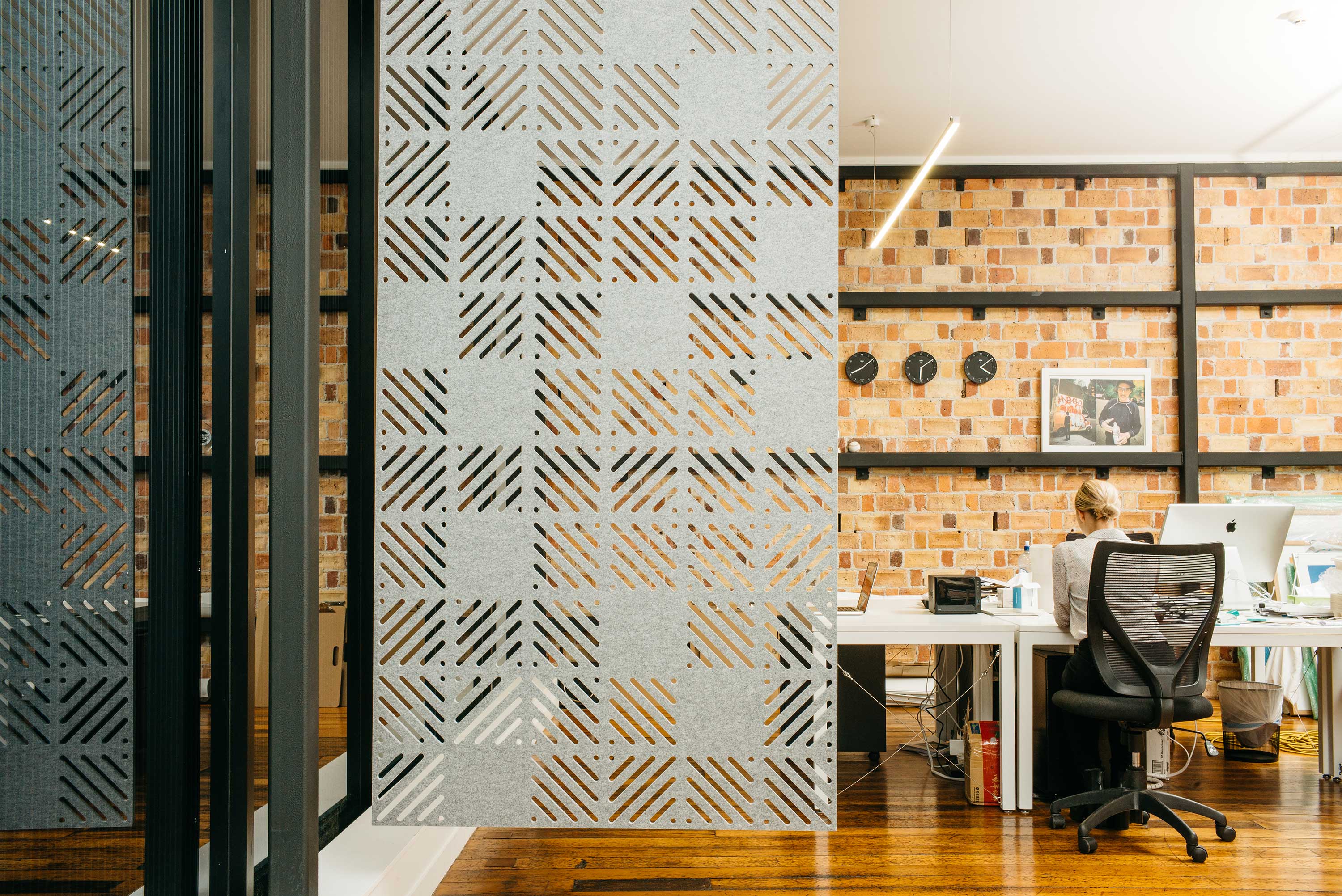 Cascade™ Hanging Screens