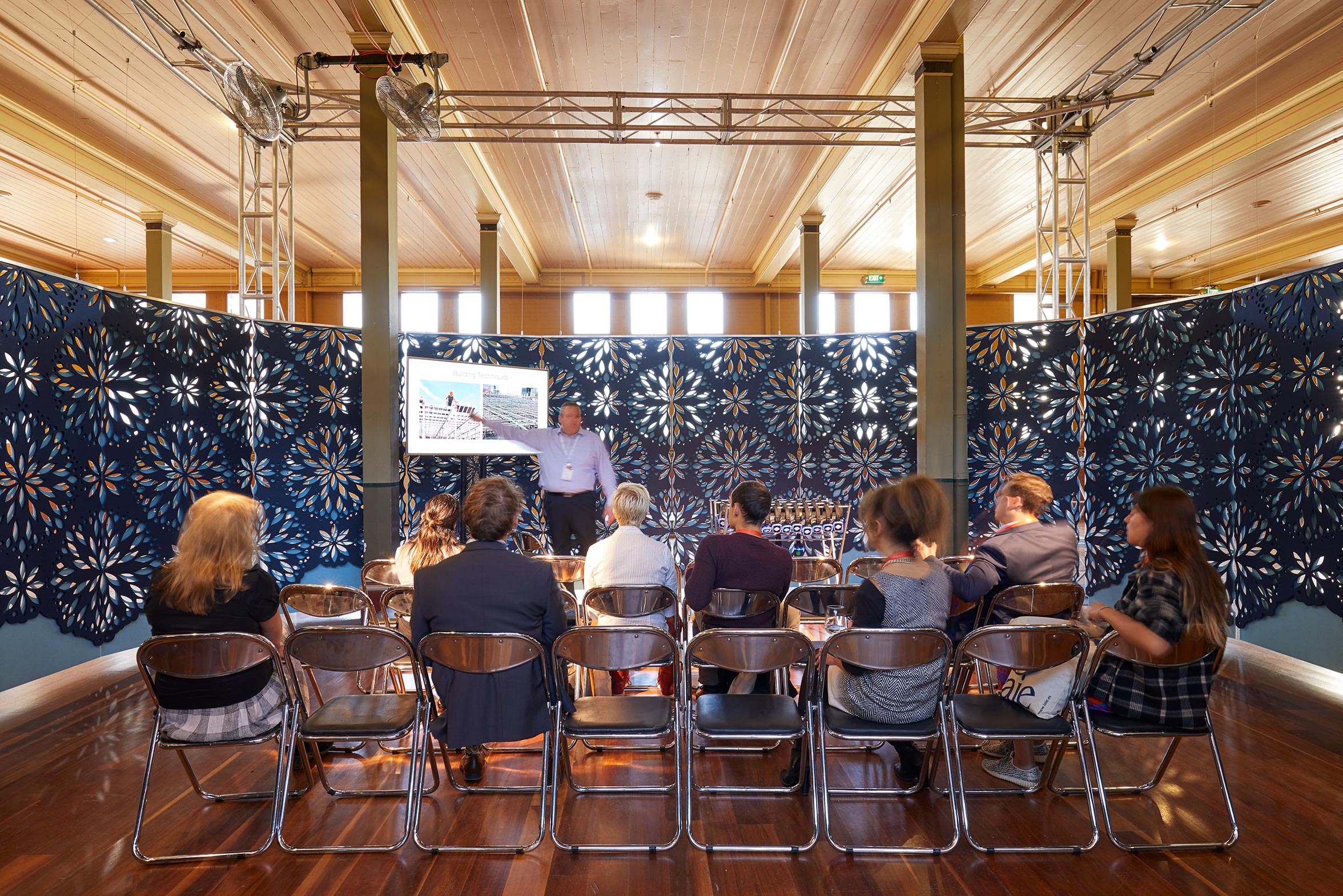 Cascade™ Hanging Screens