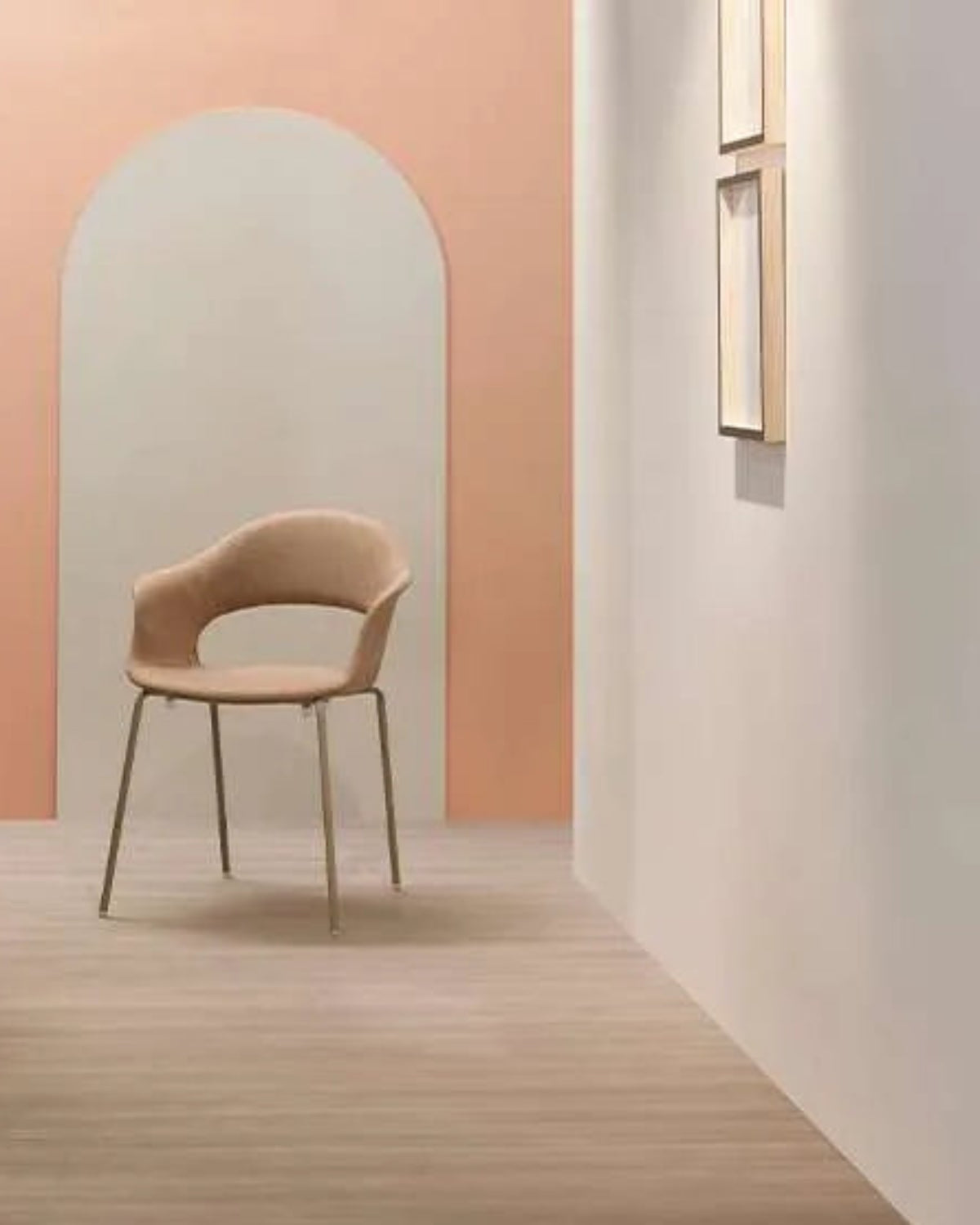 Remii E. Chair
