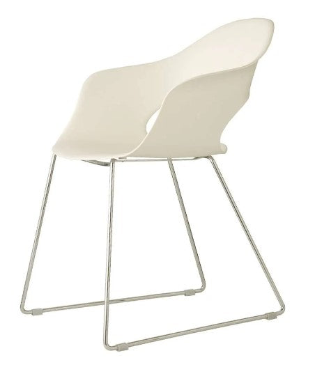 Remii T. Chair