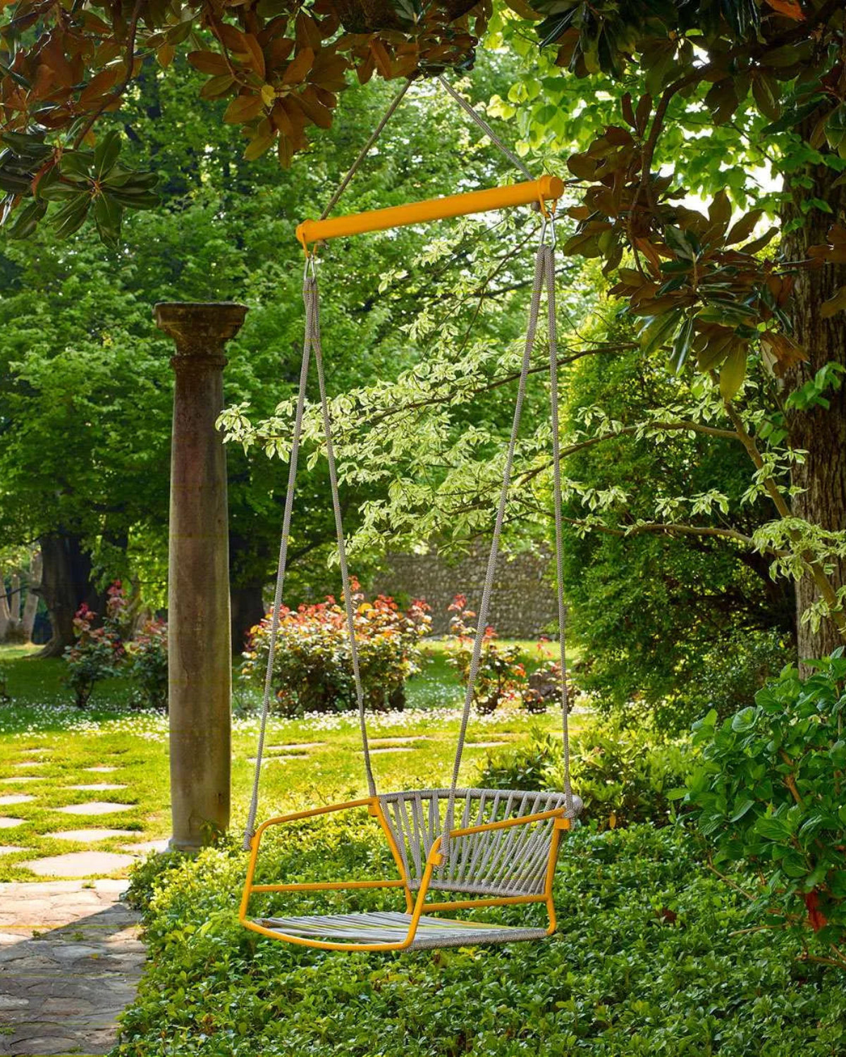 Influencia Hanging Armchair