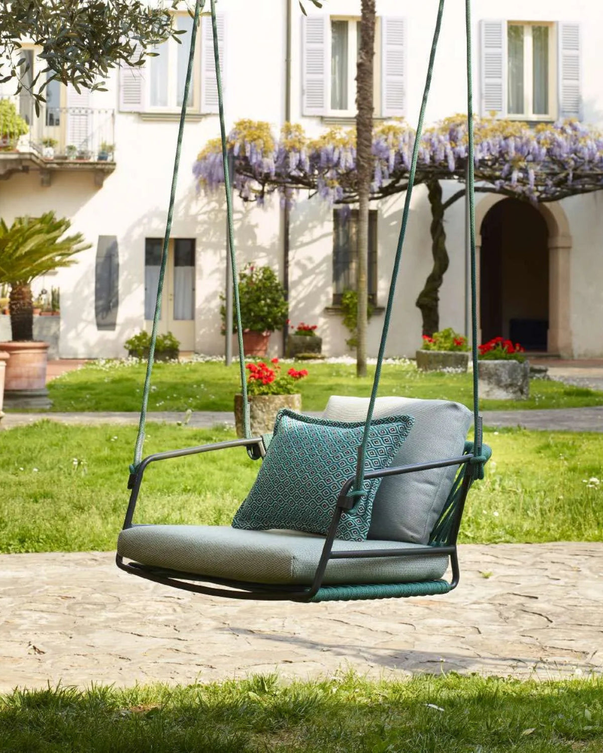 Influencia Hanging Armchair