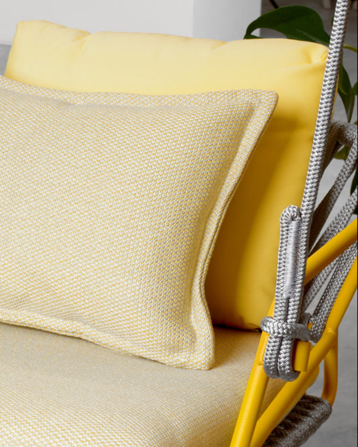 Influencia Hanging Armchair